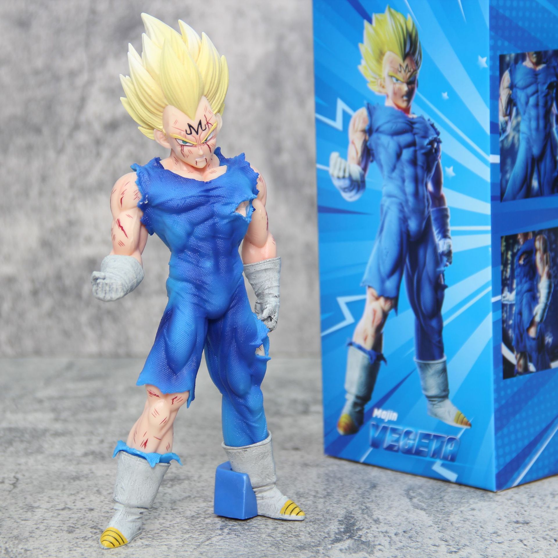Dragon Ball Z Super Saiyan Pri - đánh giá và giá Model Kit Vegeta